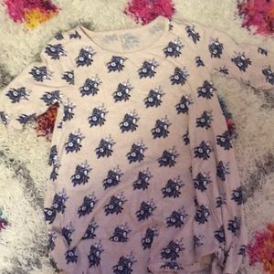 Long shirt cute with jeans no stains🤗